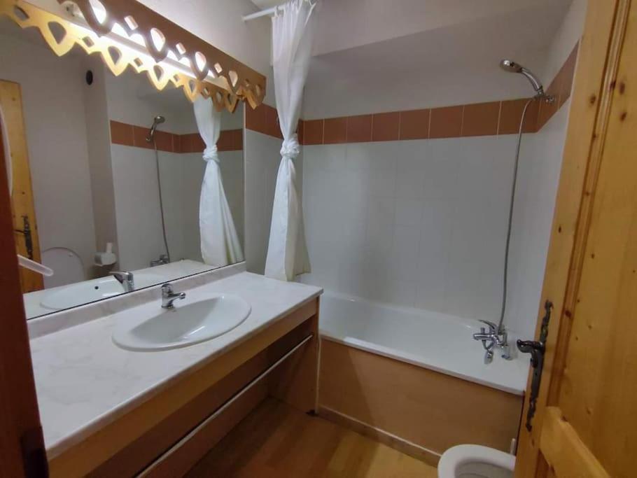 Samoens Residence Grand Tetras 4 Personnes Piscine ภายนอก รูปภาพ